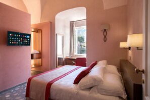 Comfort Room | In-room safe, free WiFi, bed sheets - Dimora del Leone (Gaeta)