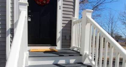 Spacious Renovated Home Minutes to City w/Parking