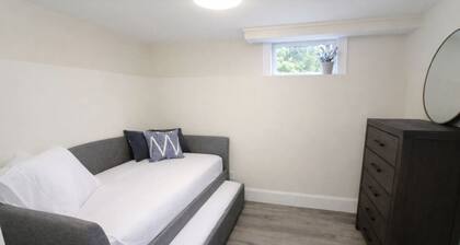Spacious Renovated Home Minutes to City w/Parking