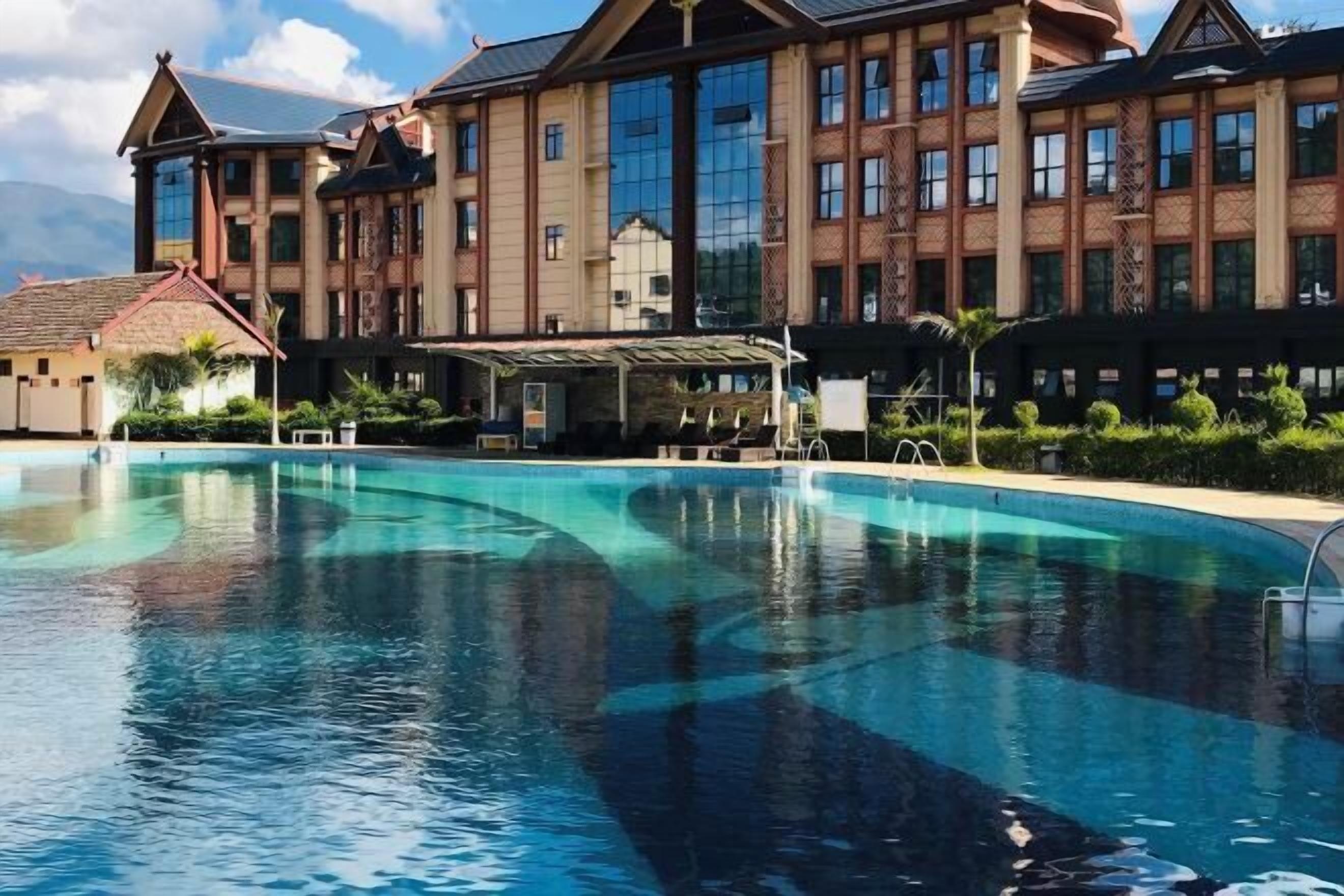 حمام سباحة خارجي