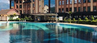 Menluo Wa Jing Luxury Grand Hotel(Hulu Town Wa Tribe Branch)