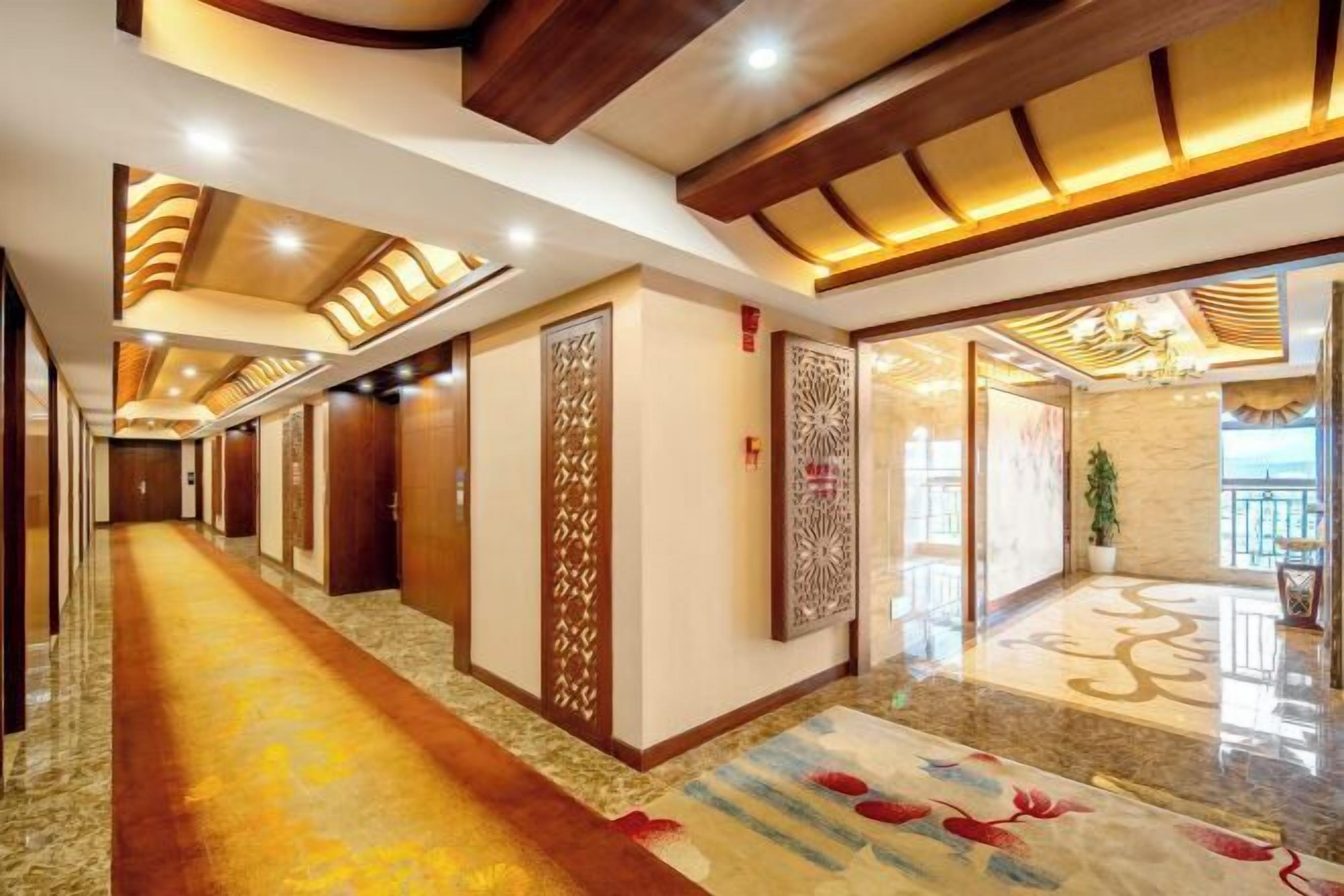 المنشأة من الداخل