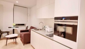 Fridge, oven, dishwasher, electric kettle - NICE APARTMENT CLOSE TO ILFORD STATION Free Wi-Fi & Netflix (Ilford)