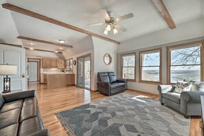 TV - Lake-View Retreat w/ Fire Pit in Mountain Home! (Mountain Home)