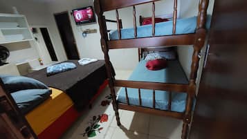 1 bedroom, desk, iron/ironing board, free WiFi