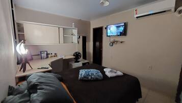 1 bedroom, desk, iron/ironing board, free WiFi