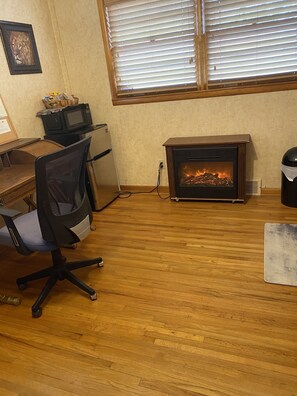 Interior - Welcome to our Wichita Home - Easy Close Access to Turnpike South Side (Wichita)