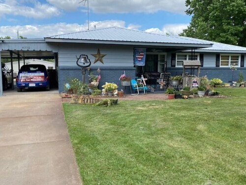 Welcome to our Wichita Home - Easy Close Access to Turnpike South Side