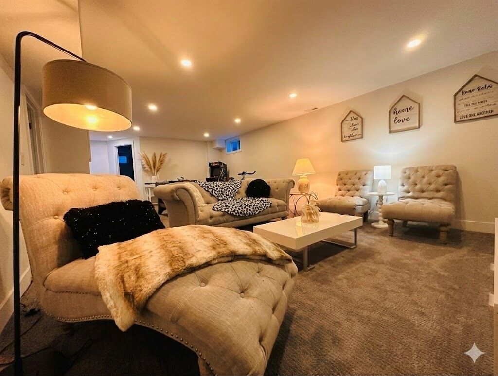 Smart TV, fireplace, foosball, books