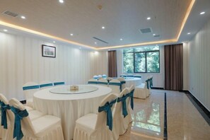 Restaurant - Fall In Love With Nujiang Grand Canyon Hotel (Lushui)