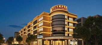 Fall In Love With Nujiang Grand Canyon Hotel