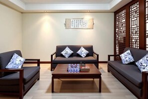 Room - Fall In Love With Nujiang Grand Canyon Hotel (Lushui)