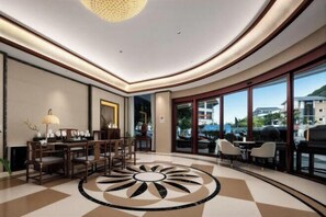 Interior - Fall In Love With Nujiang Grand Canyon Hotel (Lushui)