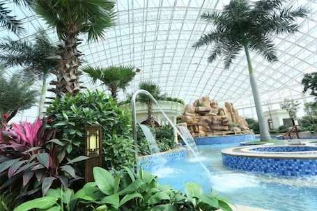 Interior. Aohua International Hot Spring Hotel