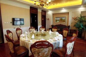 Unclassified image, 4 of 101, button - Aohua International Hot Spring Hotel (Linyi)