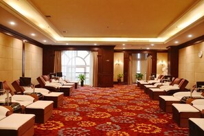 Unclassified image, 4 of 101, button - Aohua International Hot Spring Hotel (Linyi)