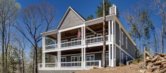 Waterfront 5-Bedroom Cabin on Lake Martin 