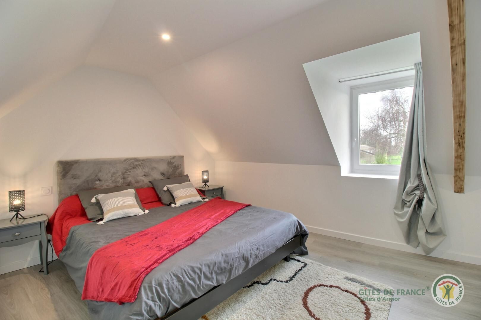 1 chambre, fer et planche à repasser, Wi-Fi gratuit, draps fournis