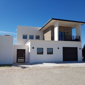 Exterior - Laguna Shore Thing,  modern beach house w/ private pool, resort, sleeps 20 (puerto penasco)