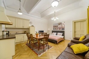 Dining - 3-room apartment in the center of Prague (Prague)