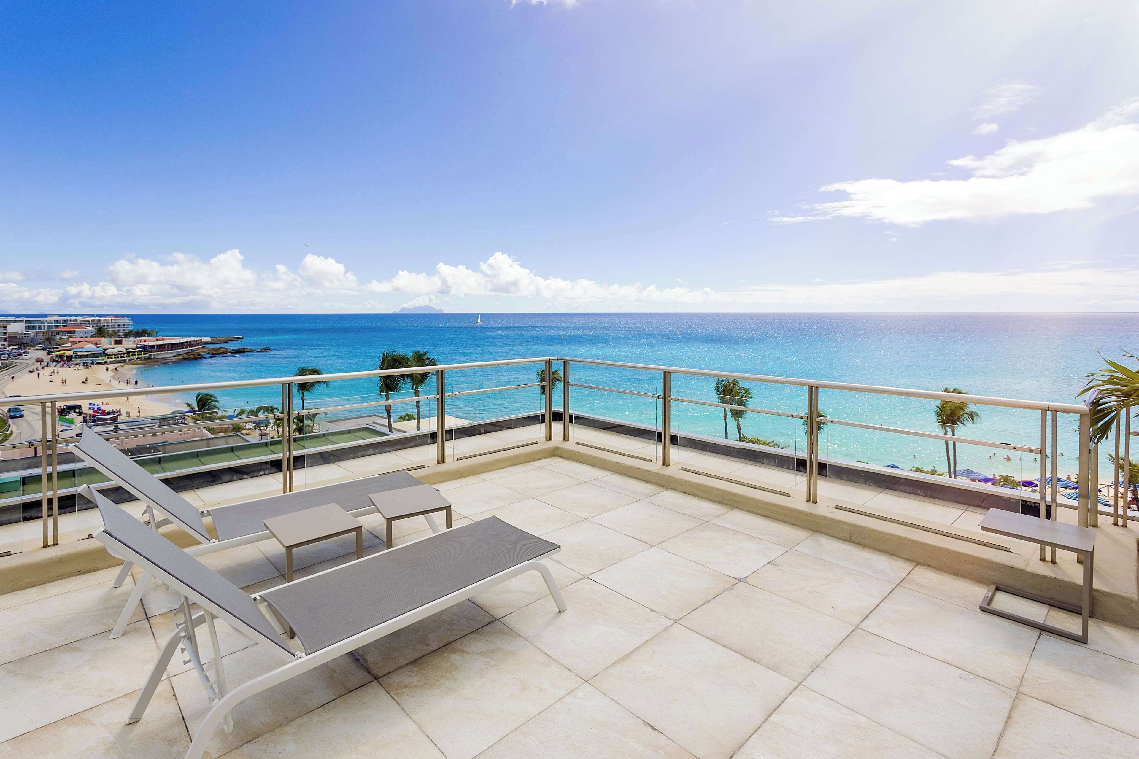 Literie hypoallergénique, coffres-forts dans les chambres