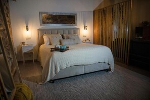 1 bedroom, travel cot, WiFi, bed sheets