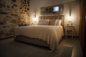 1 bedroom, travel crib, WiFi, bed sheets - Salgueiral Guest House Douro (Peso da Régua)