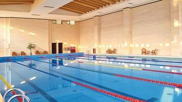 Hồ bơi trong nhà