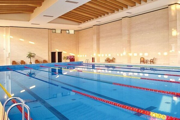 Hồ bơi trong nhà