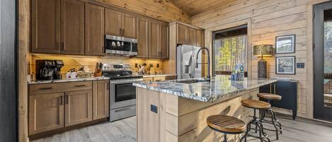 Réfrigérateur, micro-ondes, four, plaque de cuisson