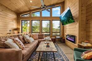 Smart TV, fireplace