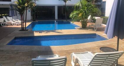 Playa Bejuco que adorna sus cielos con avistamientos de aves Guacamayas!!!!!