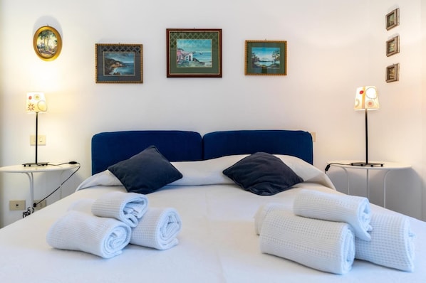 3 bedrooms, WiFi, bed sheets