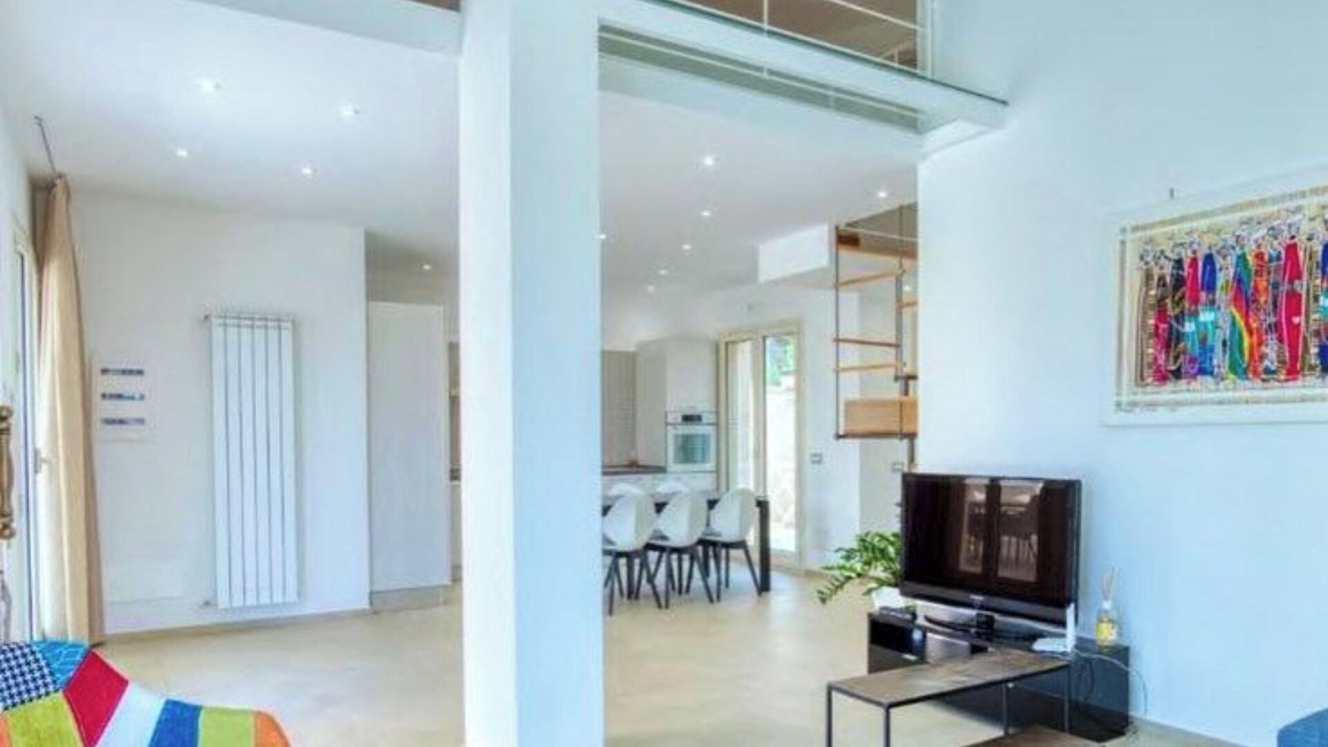 Smart TV, pebolim, mesa de pingue-pongue