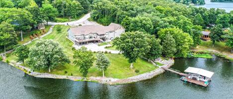 المنشأة من الخارج