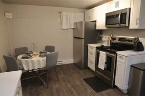 Private kitchen - Cozy Home near Museum, Boeing, Interurban Trail (Everett)