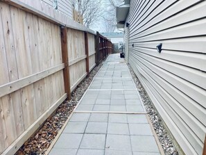 Property grounds - Luxury Suite • Private Yard • Hot Tub • King Bed (Sioux Falls)