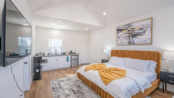 1 habitación, tabla de planchar con plancha, wifi y ropa de cama