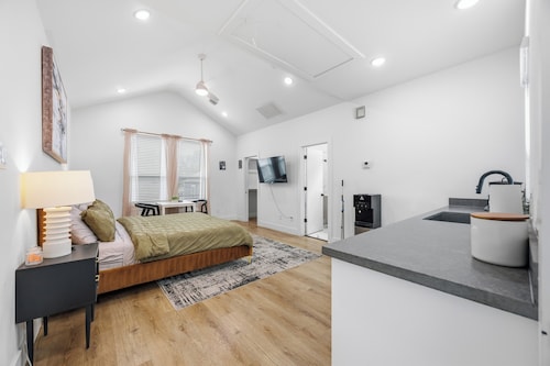 The Right Studio @ East Downtown