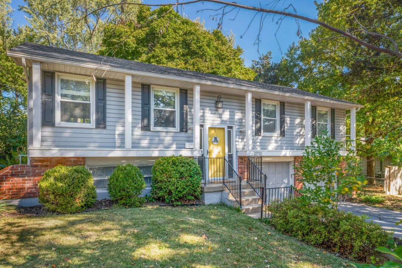 Oasis in Overland Park: Your Perfect Retreat!