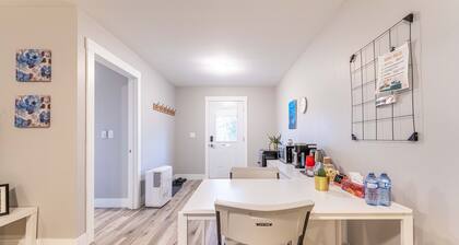 YHZ Cheerful Private Unit 10 min to Airport