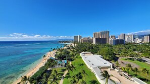 海灘、躺椅、沙灘巾
