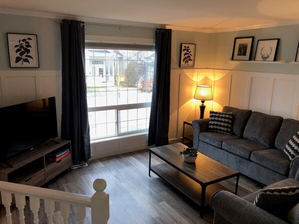 Smart TV, fireplace, video games