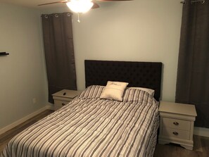 4 bedrooms, in-room safe, desk, iron/ironing board