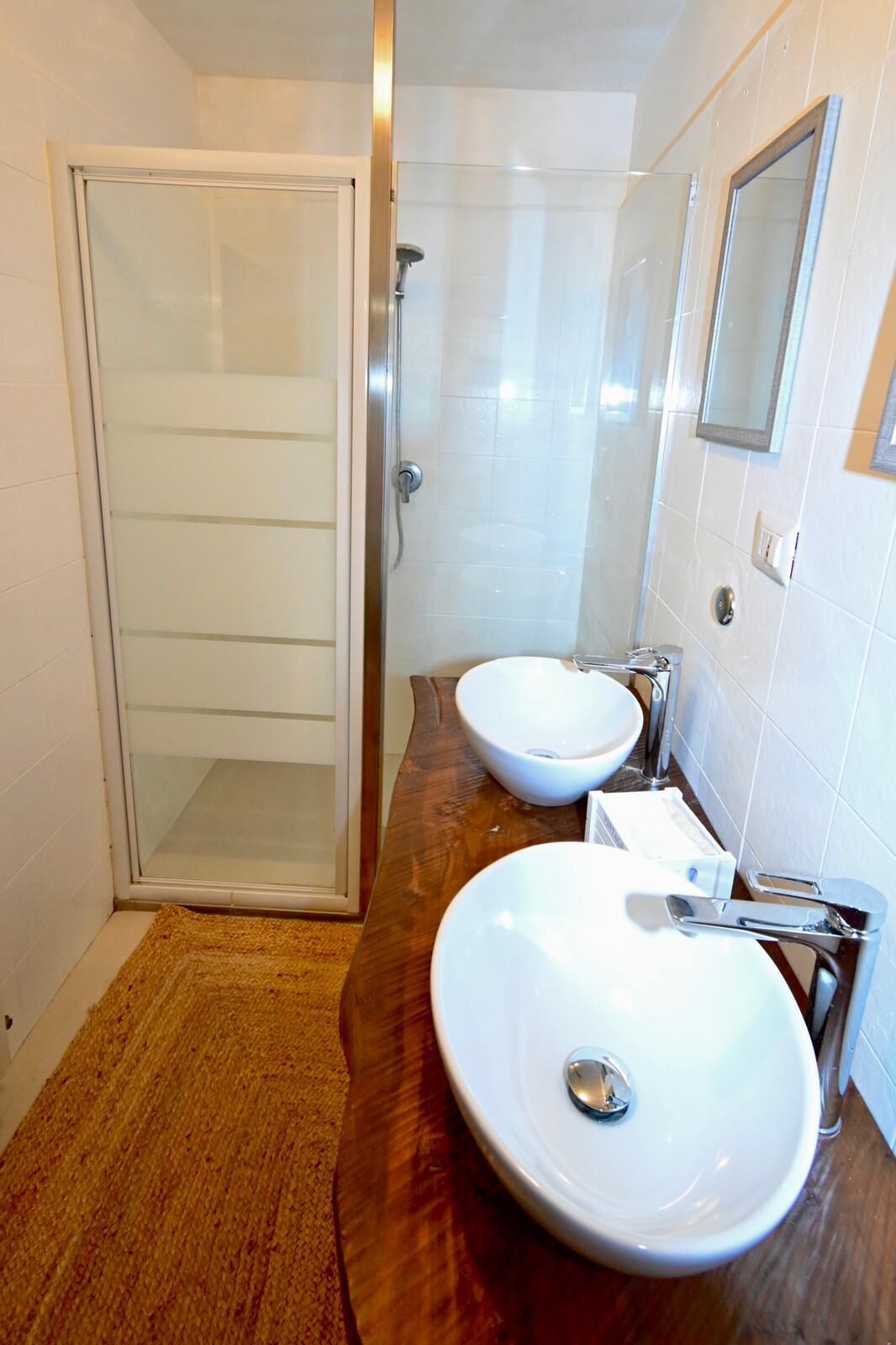Dusche, Haartrockner, Bidet, Handtücher