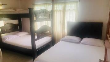 3 bedrooms, WiFi, bed sheets, wheelchair access