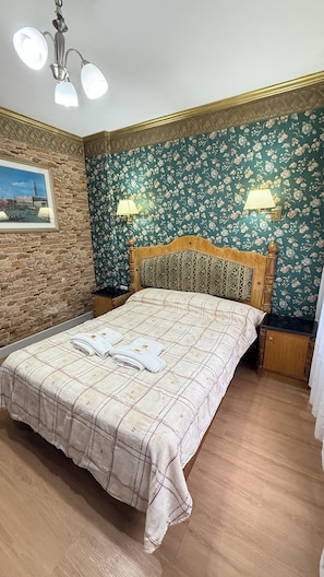 Standard Double Room | Free WiFi, bed sheets - Diplomat Hotel  (Buenos Aires)