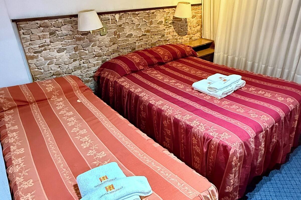 Habitación triple estándar | Wifi gratis y ropa de cama