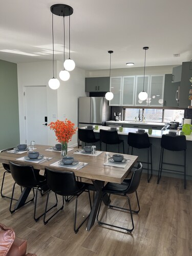 LuXury ZeN ZoNE (No Cleaning fee, King size bed).