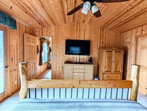 3 chambres, fer et planche à repasser, lit de bébé portatif